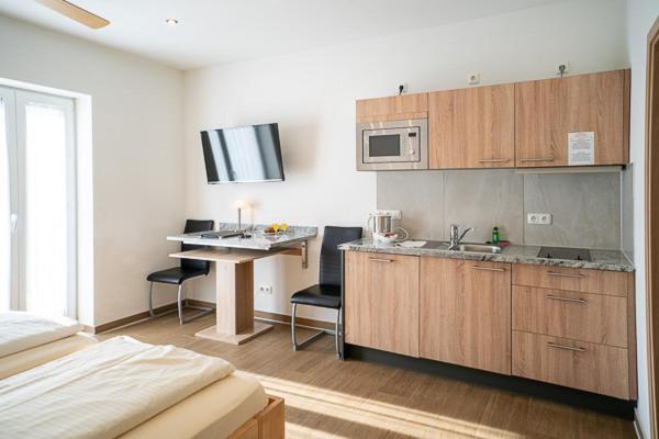 Boardinghouse Schellenberg Hotel Donauwoerth Ngoại thất bức ảnh